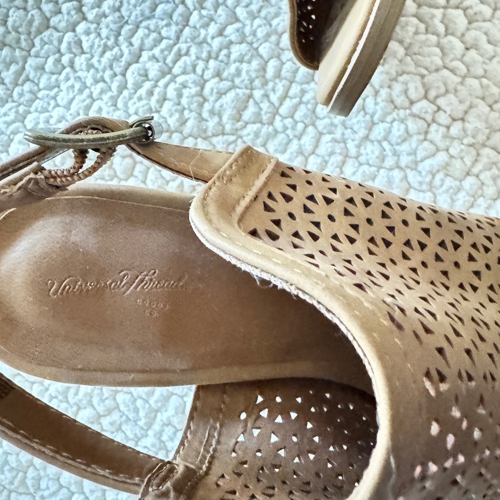 Universal Thread Tan Peep-Toe Sandals - Picture 5 of 7